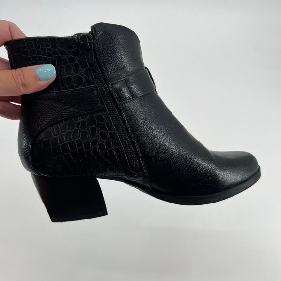 Baretraps Lane Block Heel Bootie black crocodile side zip basic boot size 6.5 - Picture 4 of 9